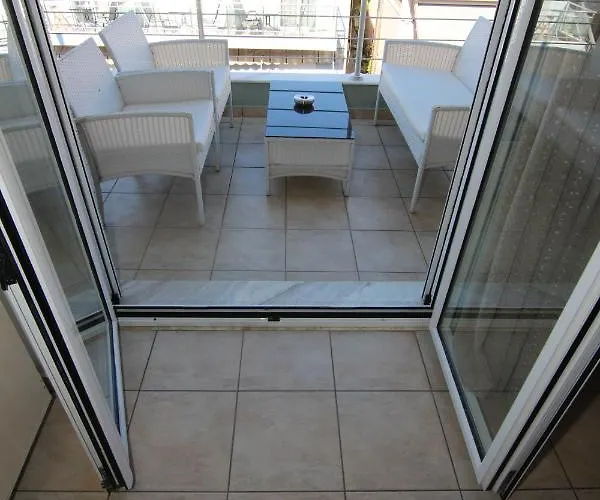 Kostis Apartman *